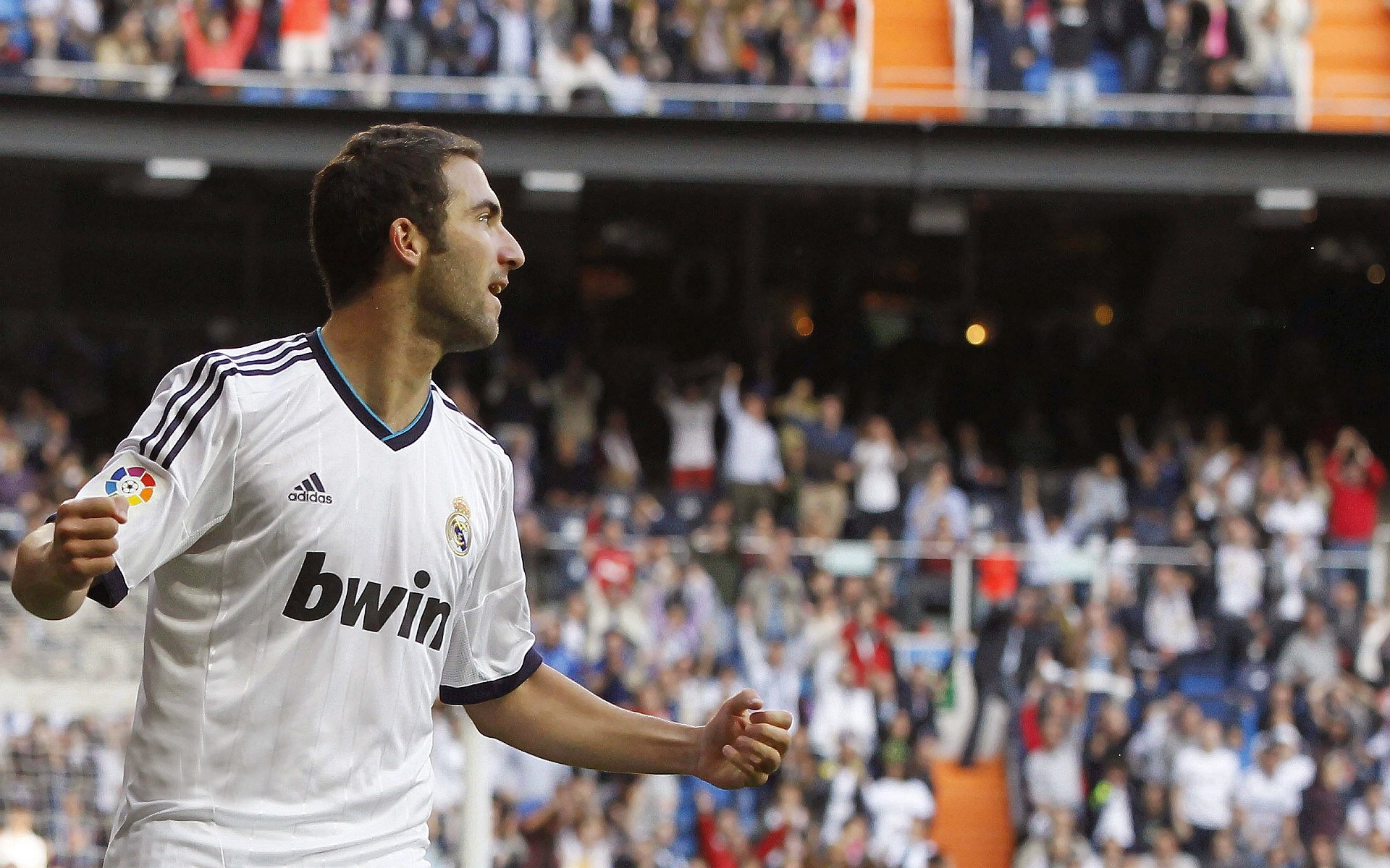 西甲国家德比之夜，克莱压力下完成爆发，当足球的激情与篮球的坚韧相遇